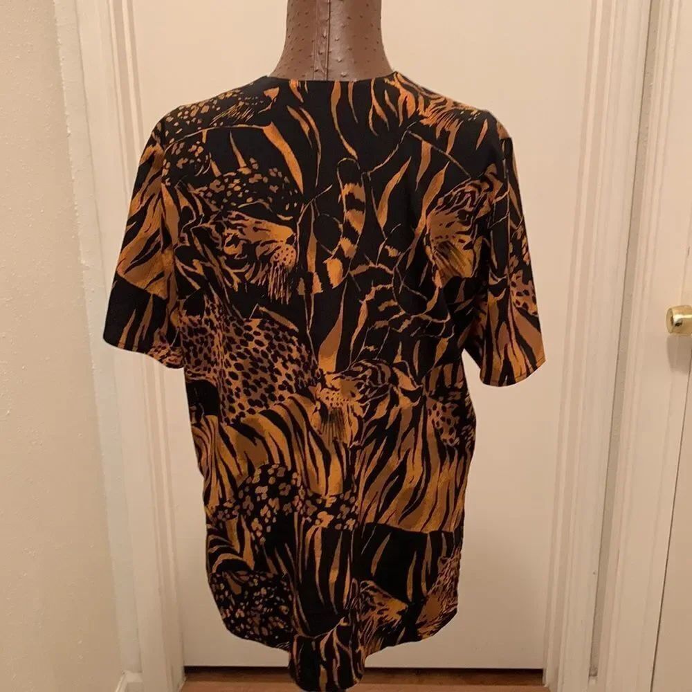 3for$20 button front blouse small - Picture 3 of 4